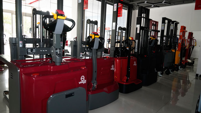 內燃叉車和電動叉車的區(qū)別